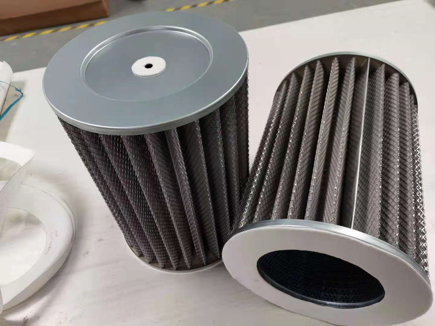 不銹鋼網(wǎng)折疊濾芯-潤(rùn)滑油濾芯-源頭廠家-新鄉(xiāng)伊卡過(guò)濾